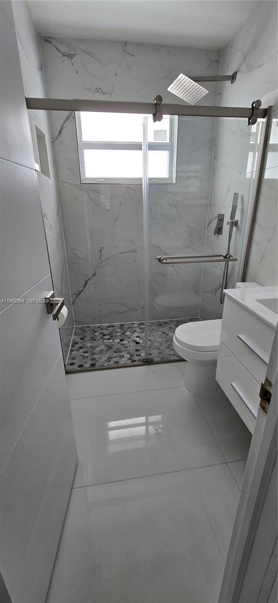 FERRO CONDO B - Residential Lease