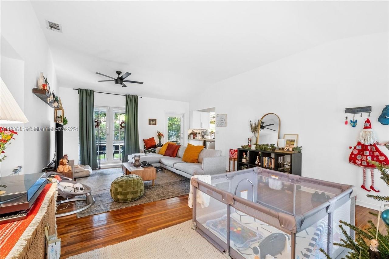 460 NW 90th St