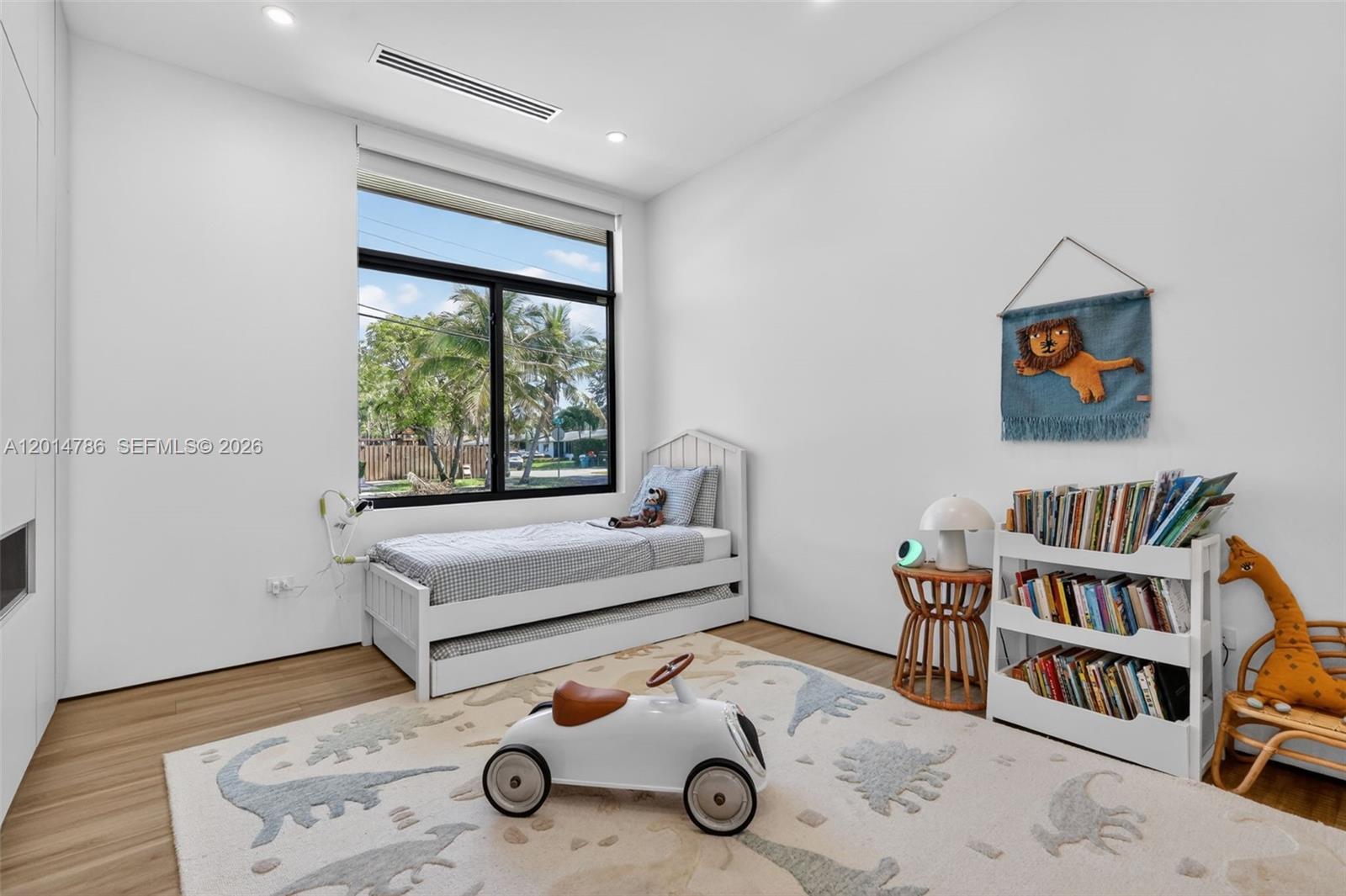 GREYKNOLL ESTATES - Residential Lease