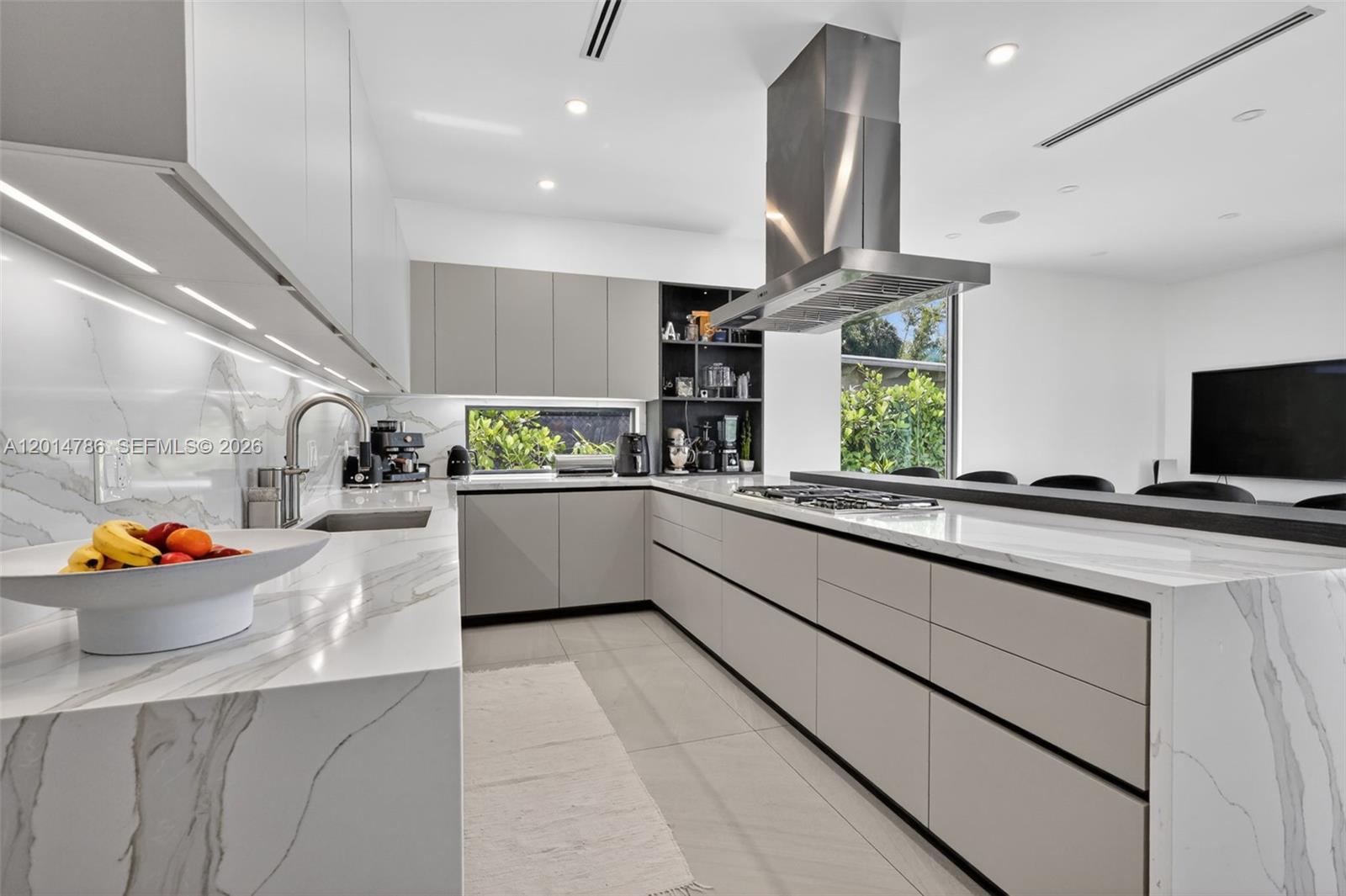 GREYKNOLL ESTATES - Residential Lease