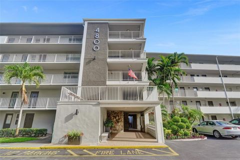 Condominium in Hollywood FL 4800 Hillcrest Ln 30.jpg