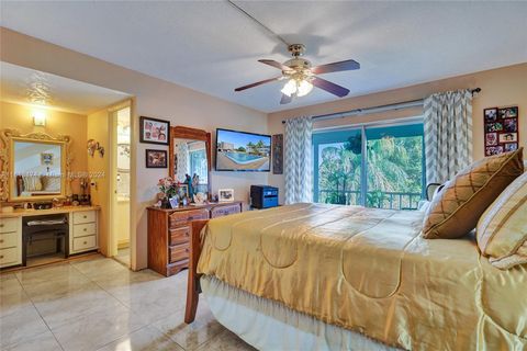 Condominium in Hollywood FL 4800 Hillcrest Ln 10.jpg