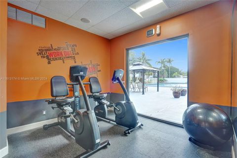 Condominium in Hollywood FL 4800 Hillcrest Ln 24.jpg