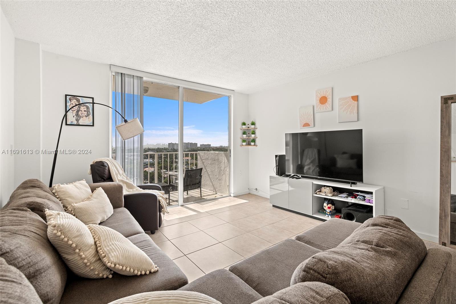 VECINO DEL MAR CONDO - Residential
