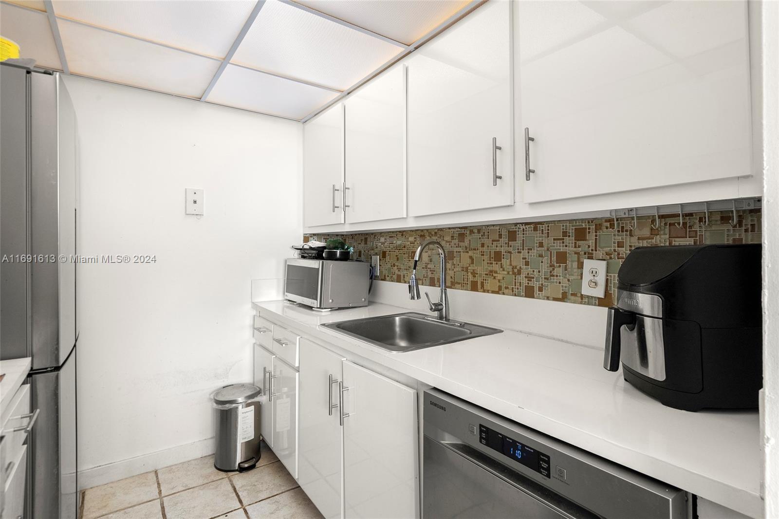 VECINO DEL MAR CONDO - Residential