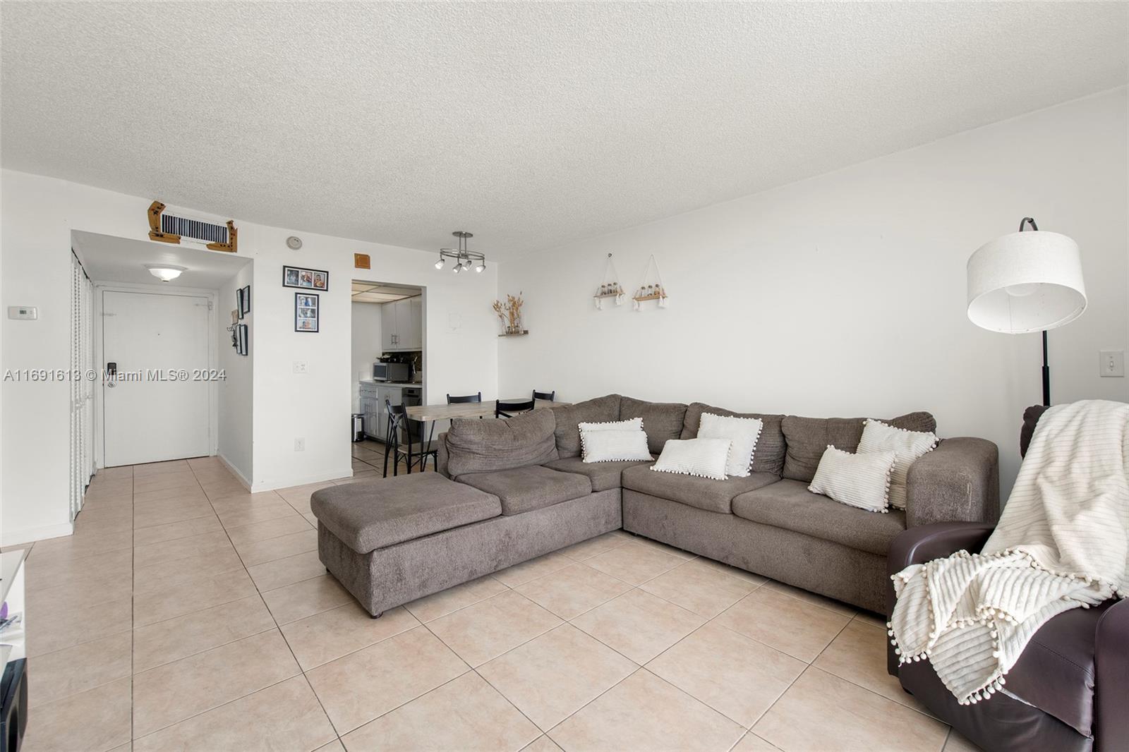 VECINO DEL MAR CONDO - Residential