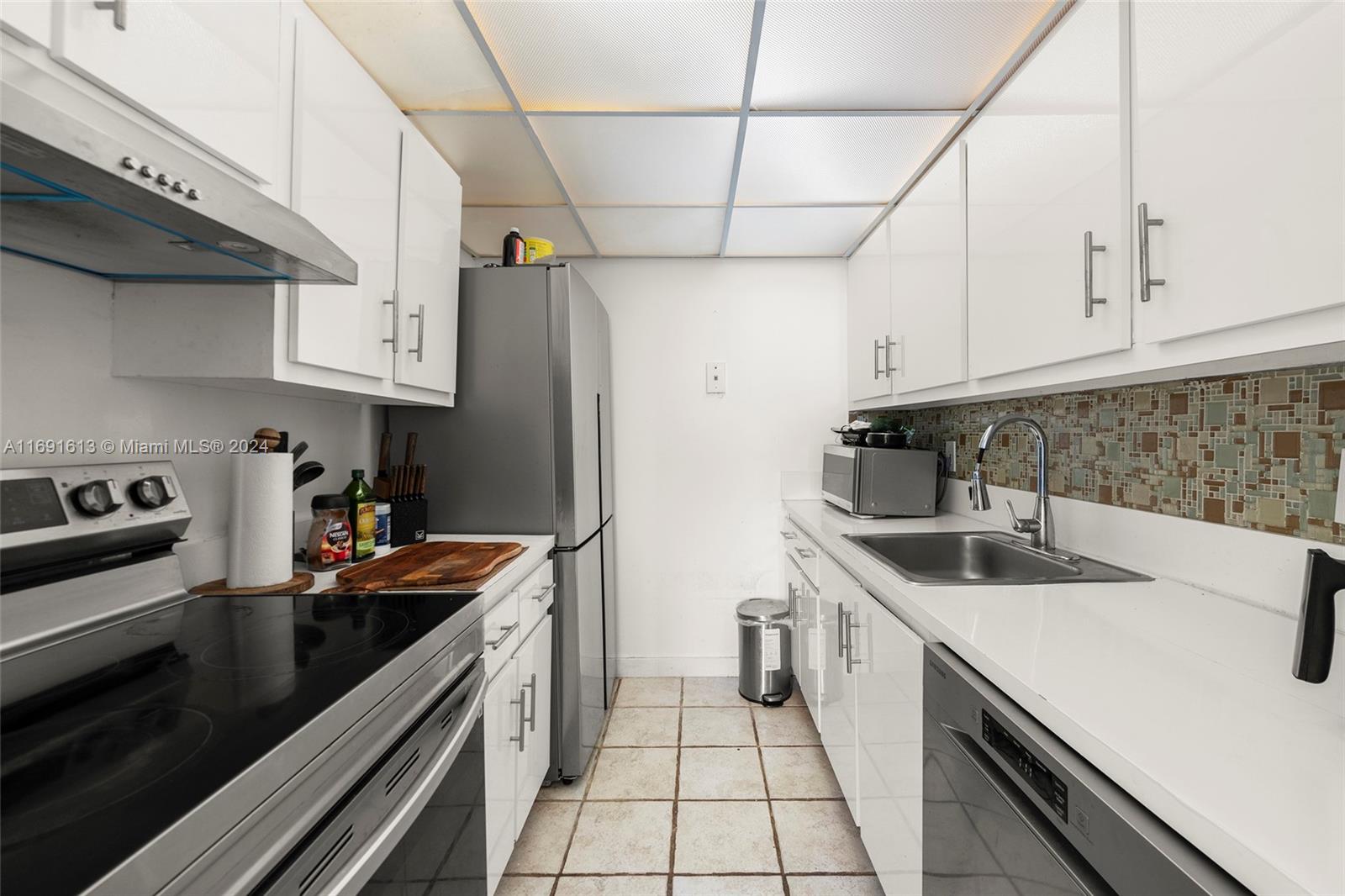 VECINO DEL MAR CONDO - Residential
