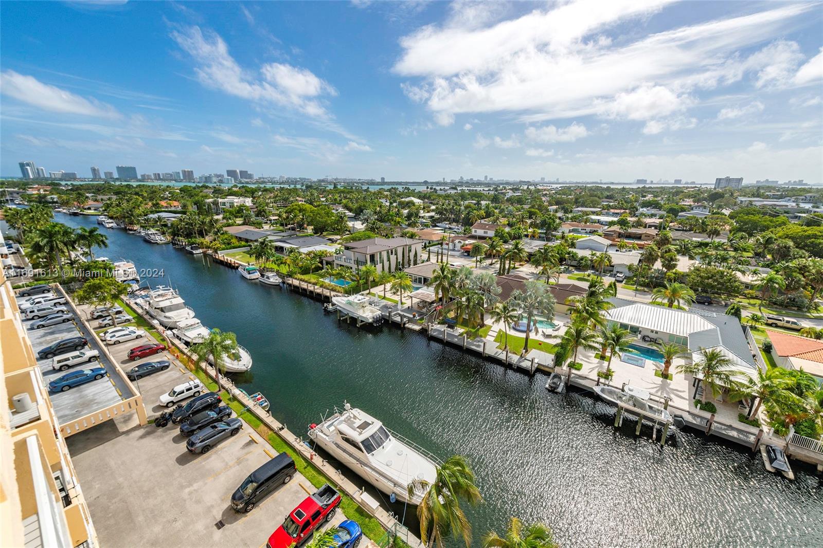 2350 Ne 135th St 1006, North Miami, Miami-Dade County, Florida - 1 Bedrooms  
1 Bathrooms - 