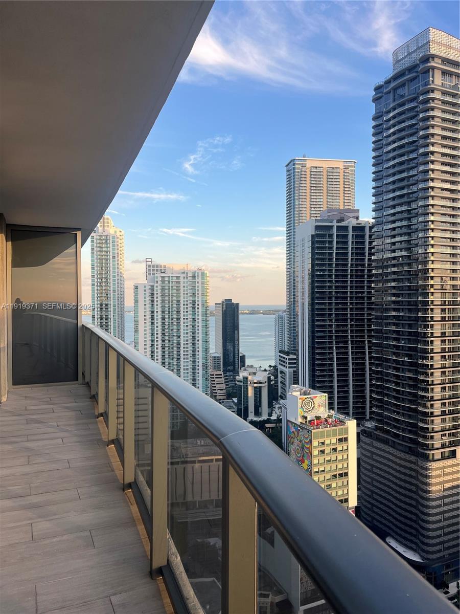 BRICKELL HEIGHTS WEST CON - Residential Lease