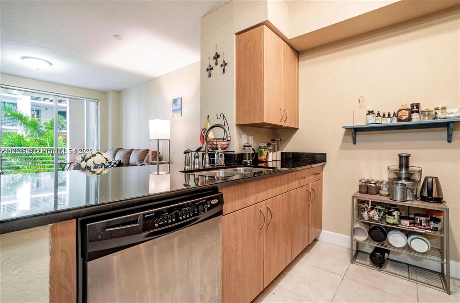 RADIUS CONDO - Residential