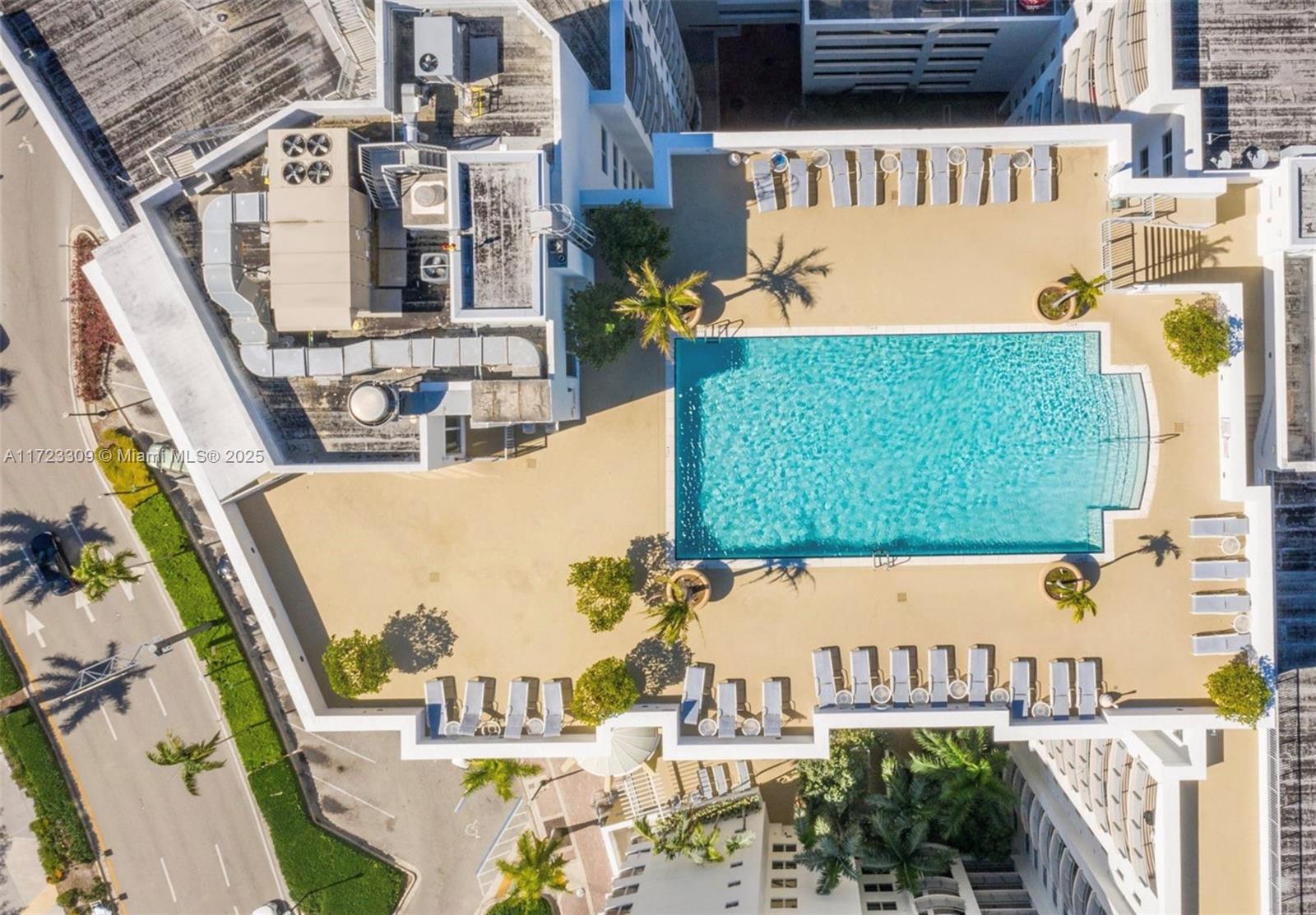 RADIUS CONDO - Residential