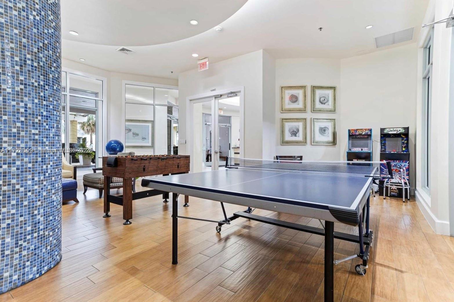RADIUS CONDO - Residential