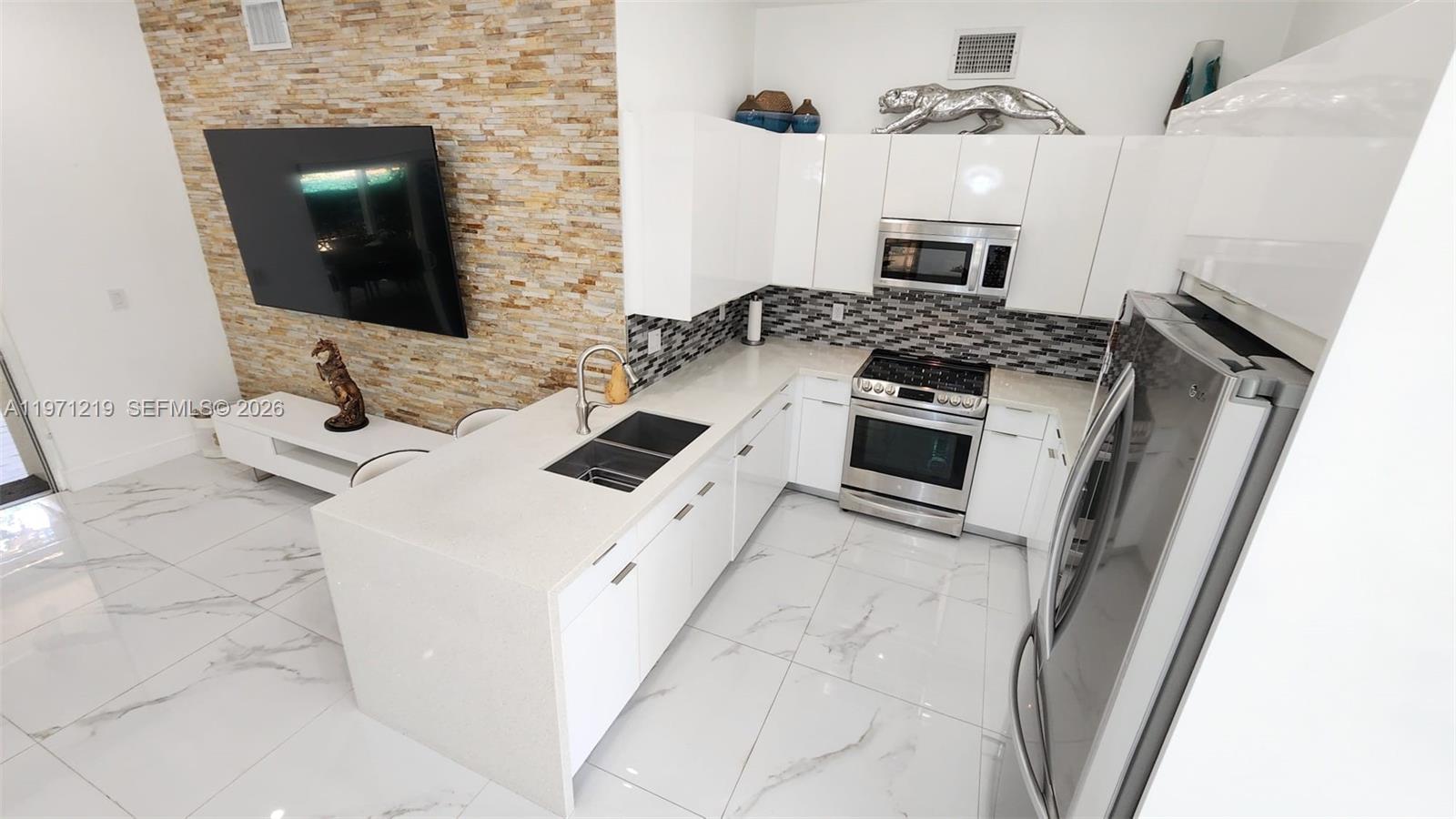 FOREST LAKES VILLAS - Residential