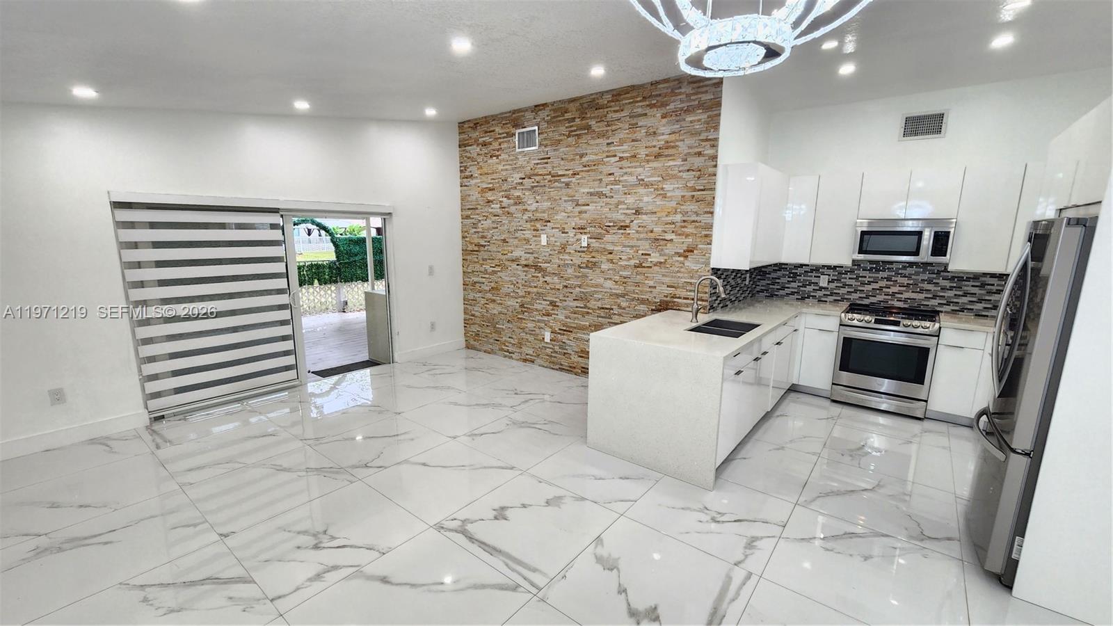 FOREST LAKES VILLAS - Residential