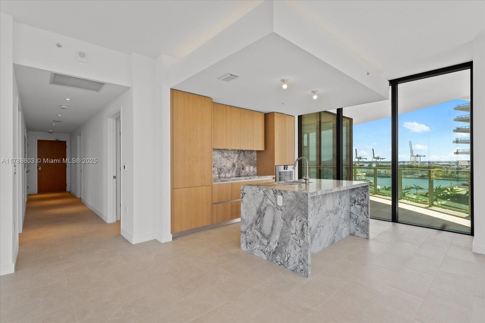 View photos, virtual tours, details... 500 Alton Rd 1105