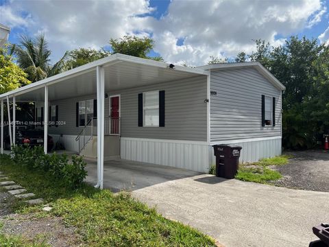 11009 NW 4 st, Other City - In The State Of Florida, FL 33172 - MLS#: A11581441