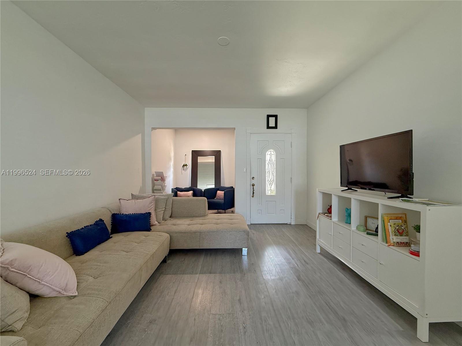 THE PINES - Residential Income