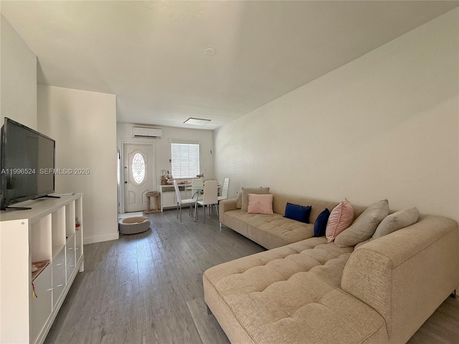 THE PINES - Residential Income