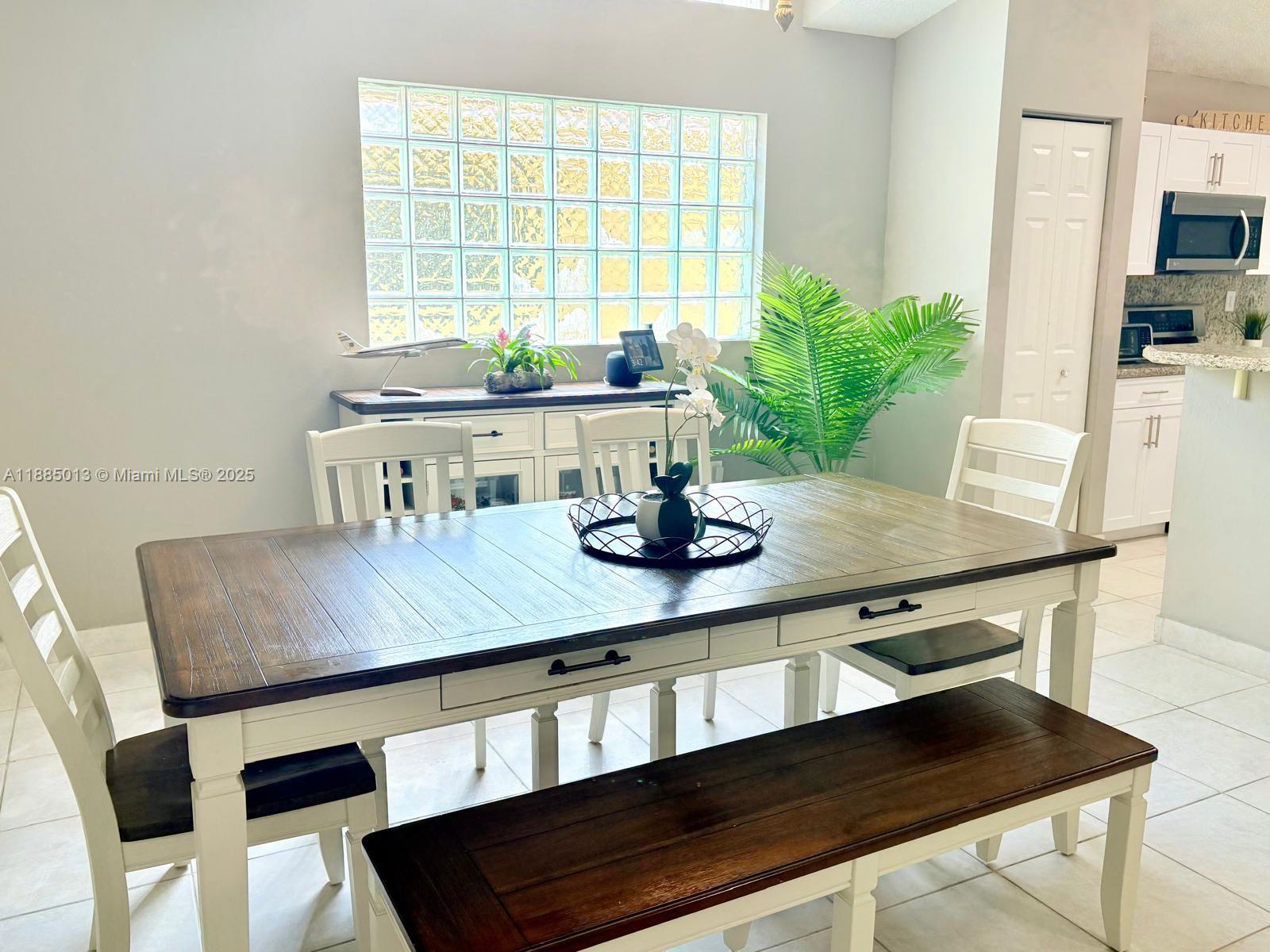 SAPPHIRE SHORES-SAPPHIRE - Residential Lease