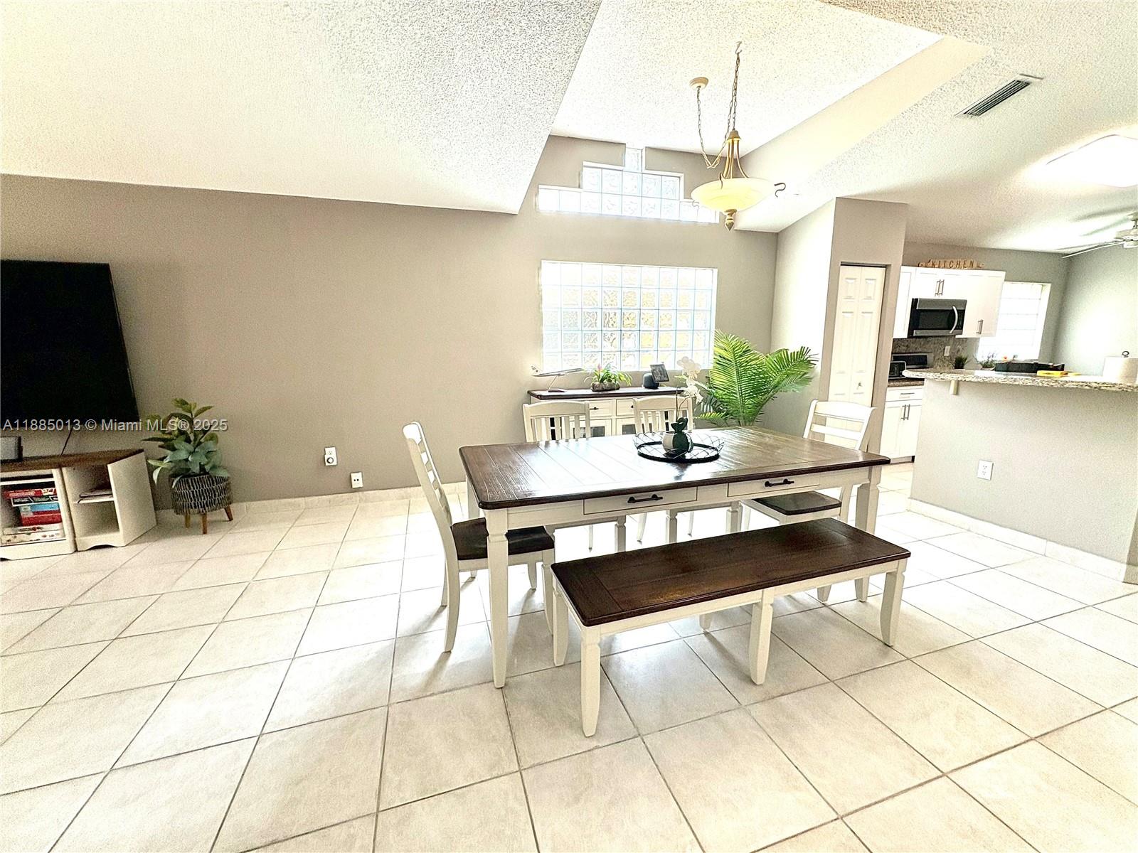 SAPPHIRE SHORES-SAPPHIRE - Residential Lease