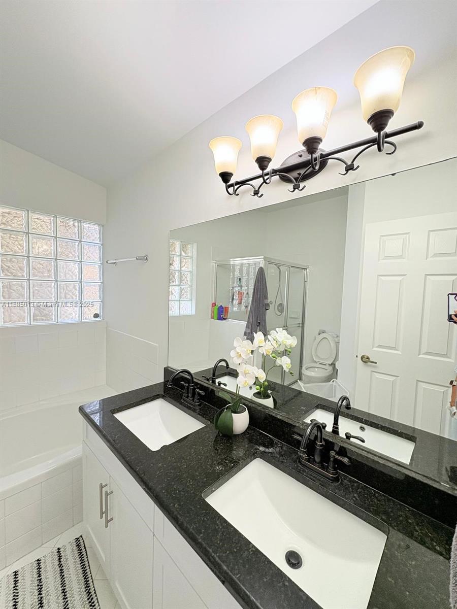 SAPPHIRE SHORES-SAPPHIRE - Residential Lease