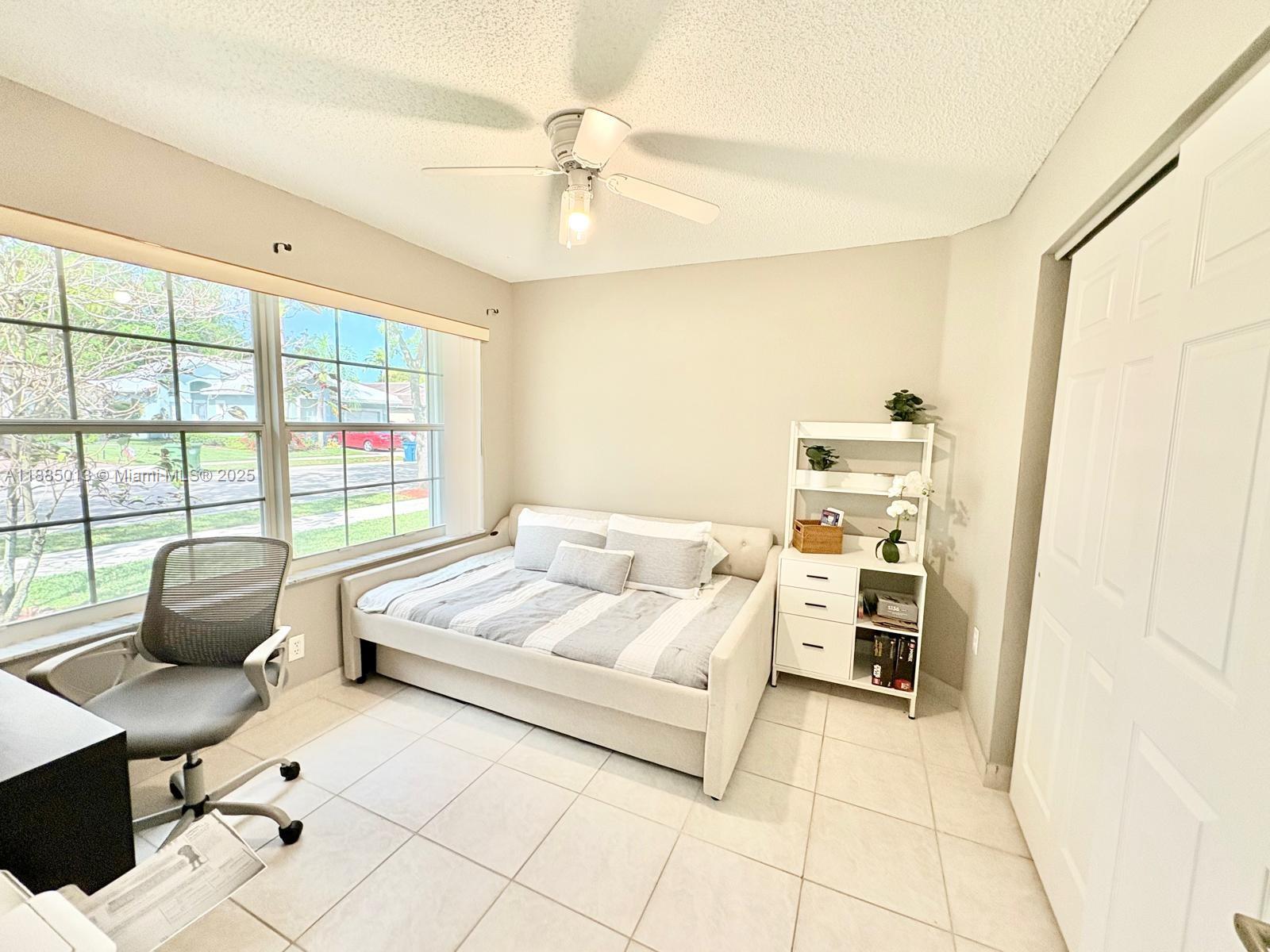 SAPPHIRE SHORES-SAPPHIRE - Residential Lease