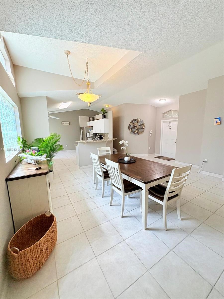 SAPPHIRE SHORES-SAPPHIRE - Residential Lease