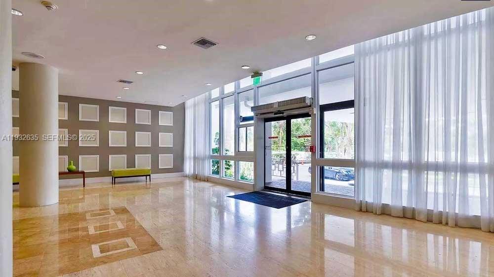 PARKVIEW POINT CONDO - Residential Lease