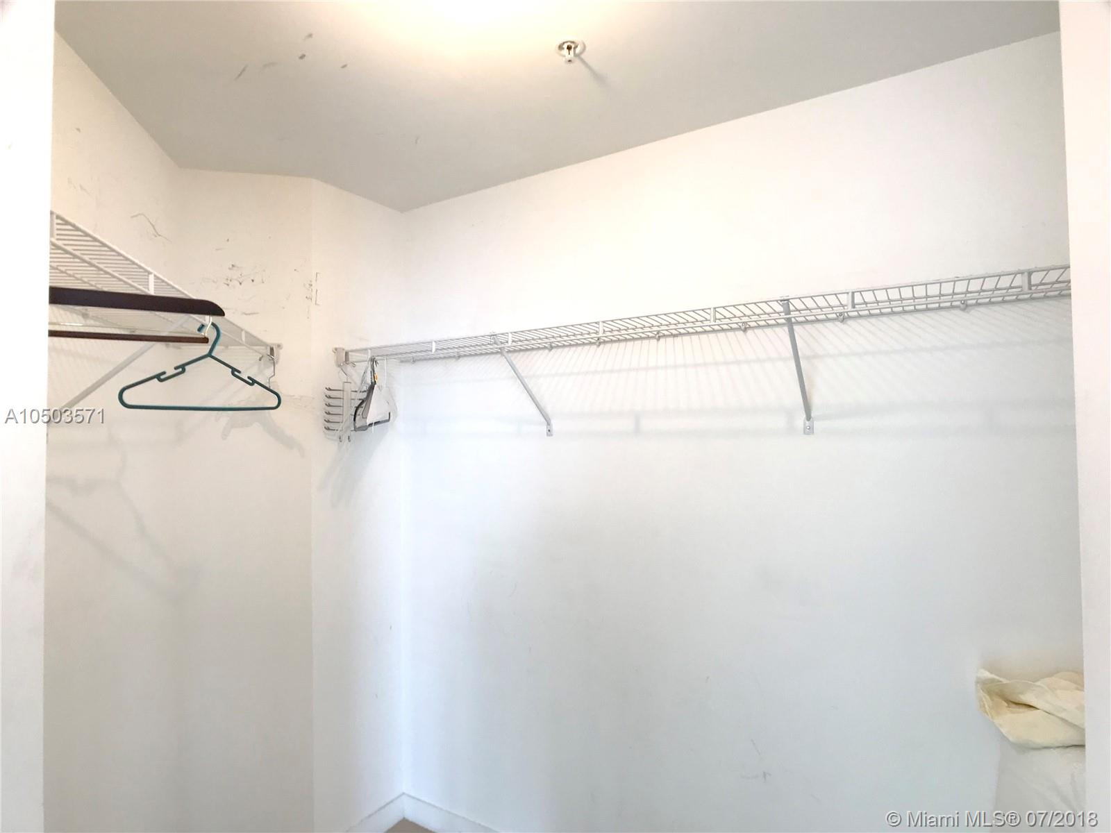 MET 1 CONDO - Residential Lease