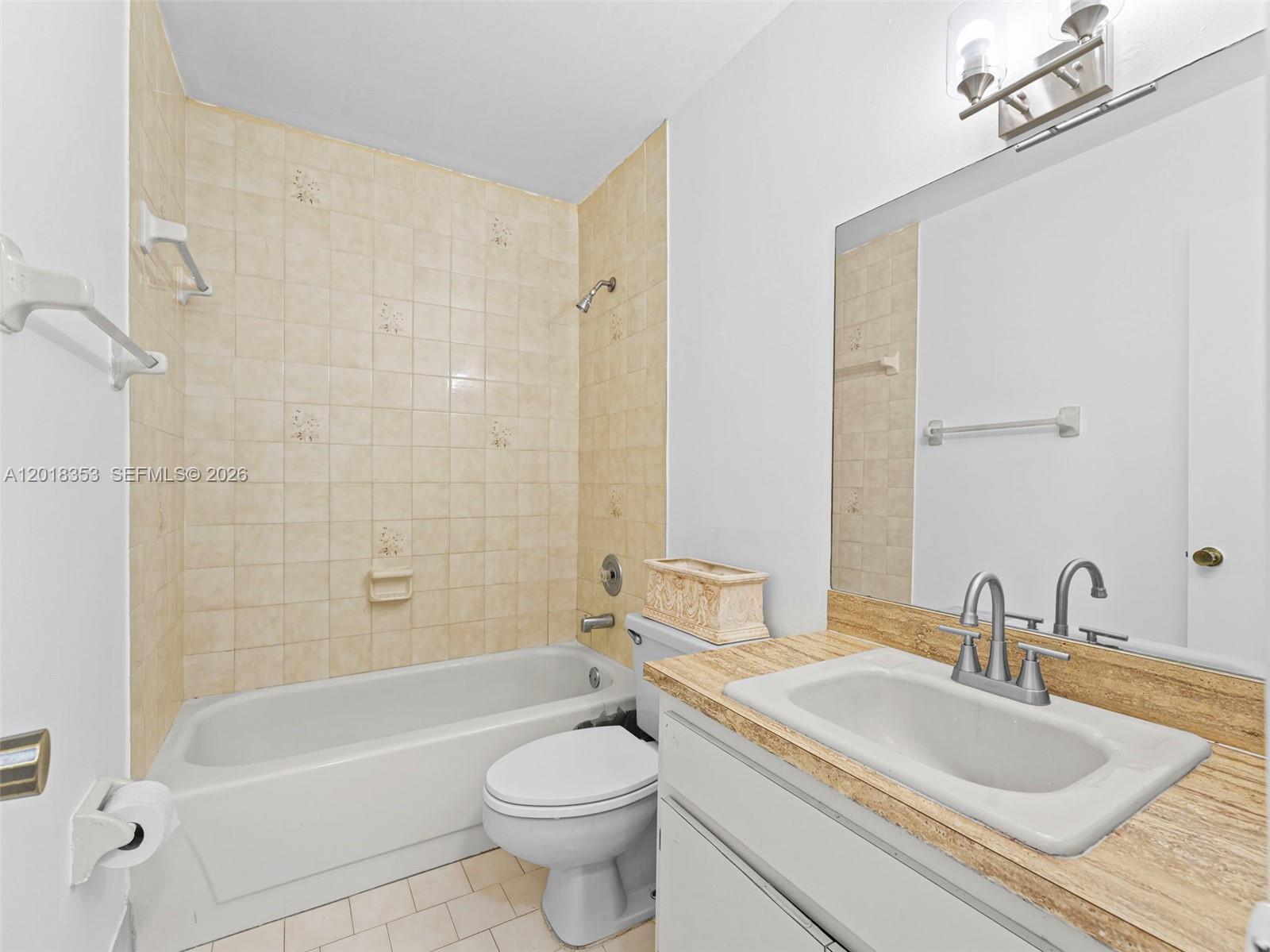 PARADISE VILLAS CONDO - Residential