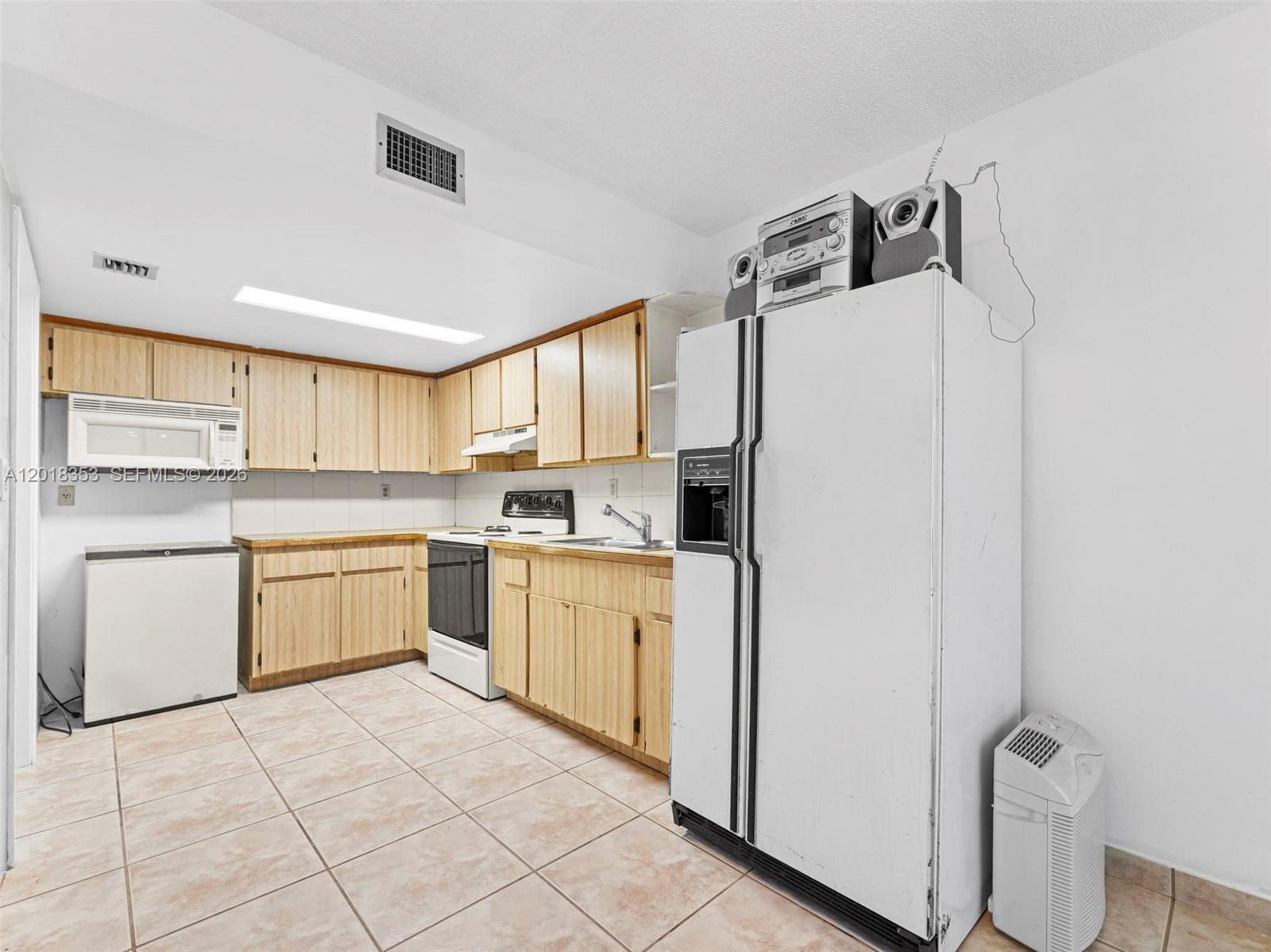 PARADISE VILLAS CONDO - Residential