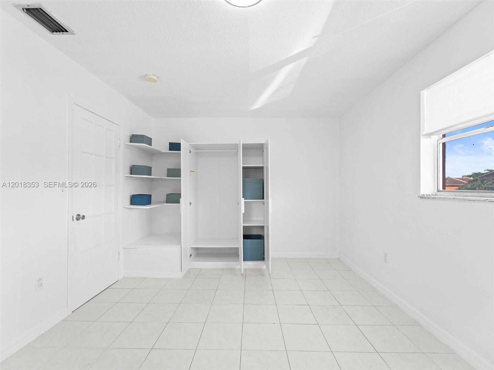 PARADISE VILLAS CONDO - Residential