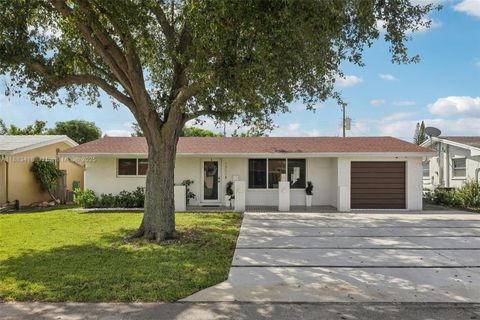 Photo of 7952 Shalimar St, Miramar, FL 33023 (MLS # A11883418)