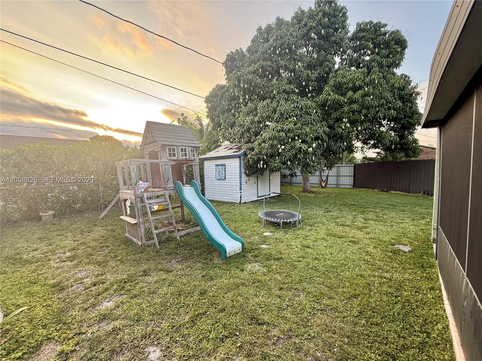 FAIRWAY PLAZA - Residential