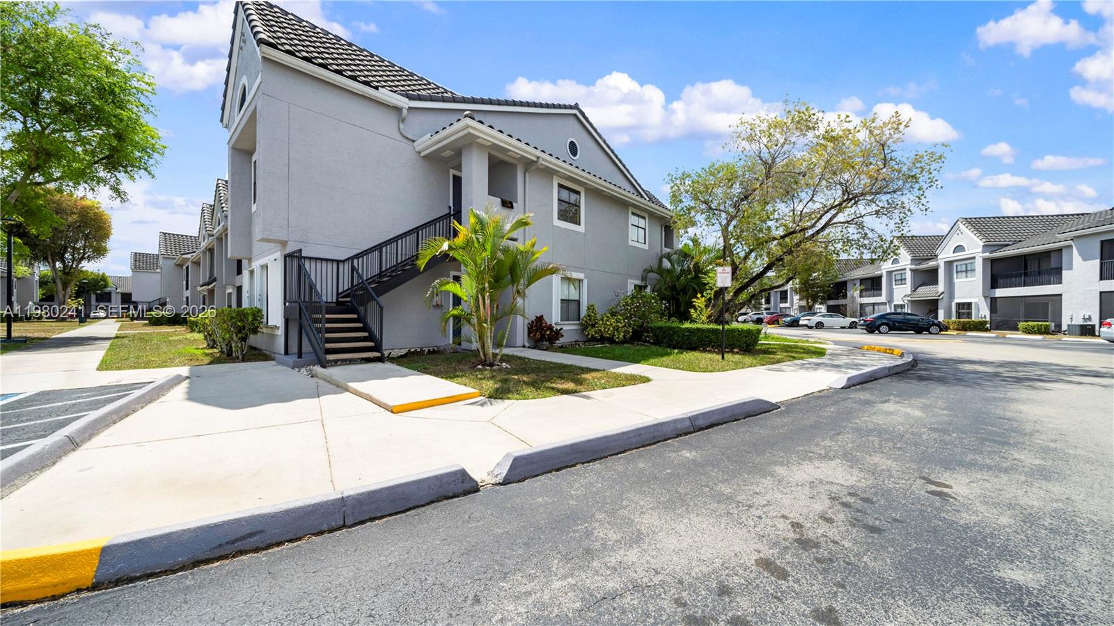 CORAL CLUB GARDEN VILLAS - Residential