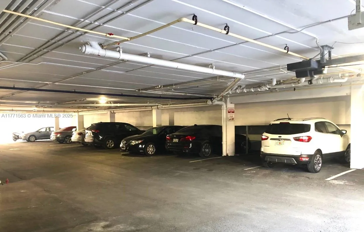 Miami Beach, Florida 33139, United States, 1 Bedroom Bedrooms, ,2 BathroomsBathrooms,Residential,Active,97759