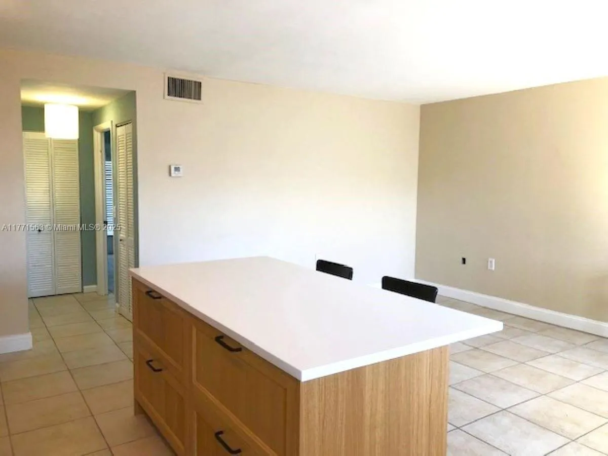 Miami Beach, Florida 33139, United States, 1 Bedroom Bedrooms, ,2 BathroomsBathrooms,Residential,Active,97759
