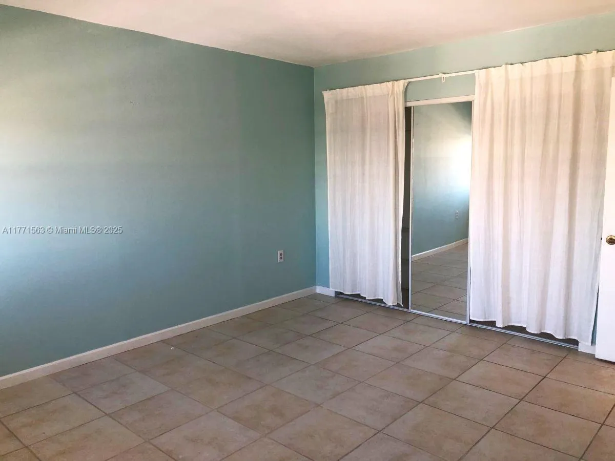 Miami Beach, Florida 33139, United States, 1 Bedroom Bedrooms, ,2 BathroomsBathrooms,Residential,Active,97759