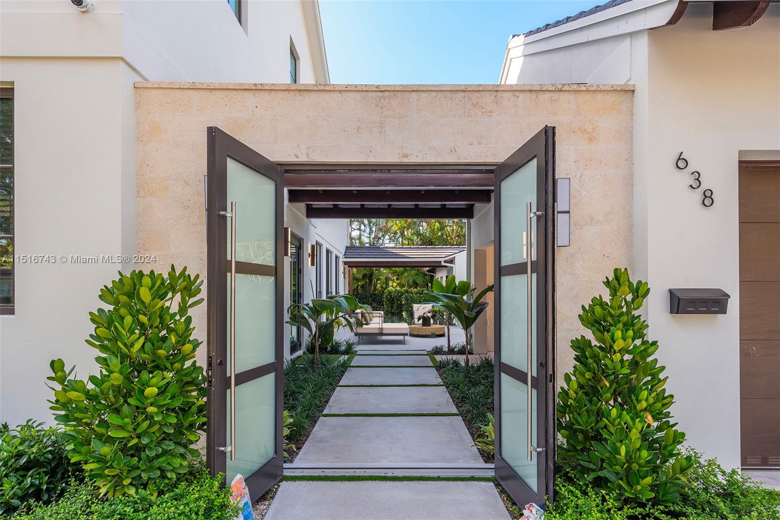 638 Escobar Ave