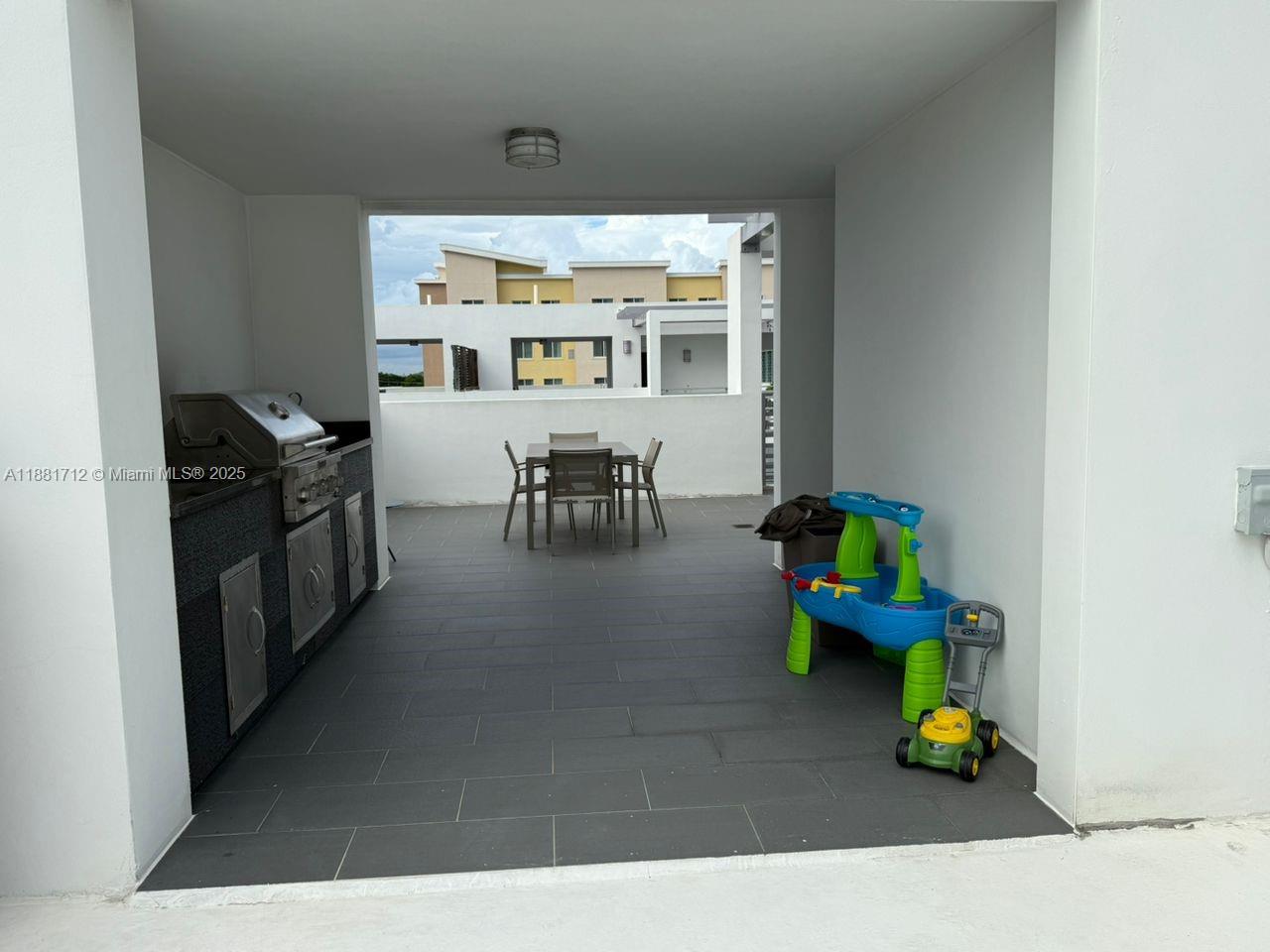 CONTEMPO TOWNHOMES - Residential