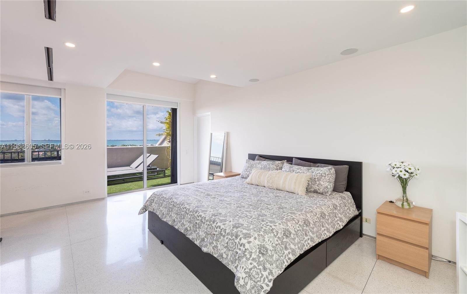 THE EMERALDBAY @ KEY COLO - Residential Lease