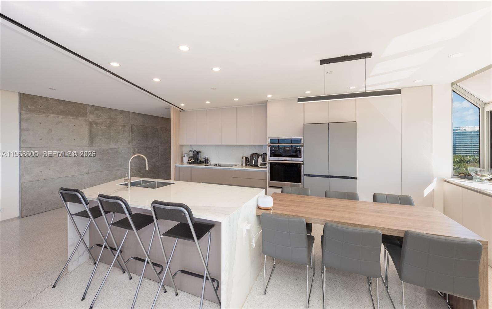 THE EMERALDBAY @ KEY COLO - Residential Lease