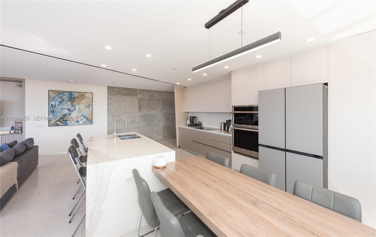 THE EMERALDBAY @ KEY COLO - Residential Lease