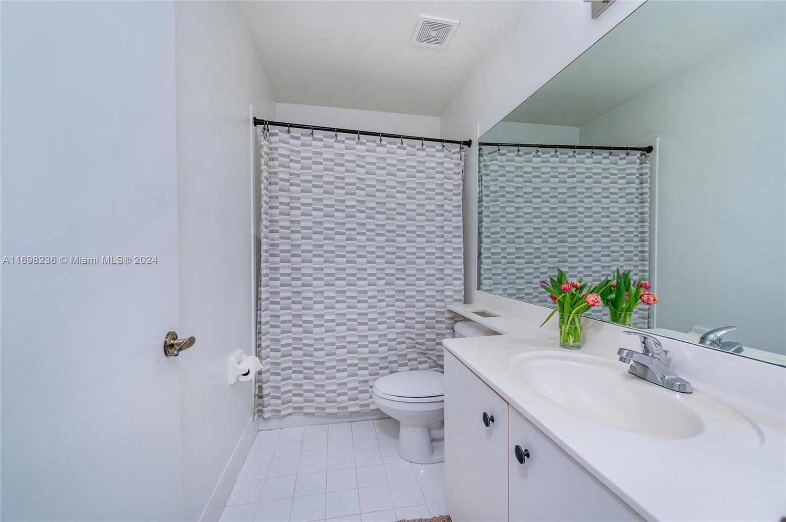 PEMBROKE SHORES - Residential