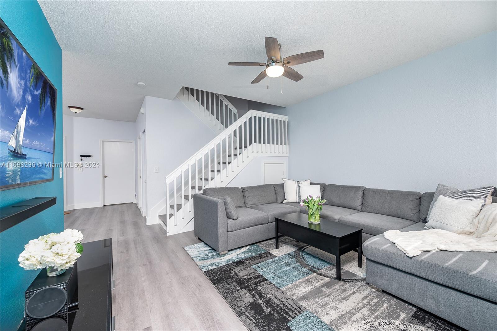 PEMBROKE SHORES - Residential