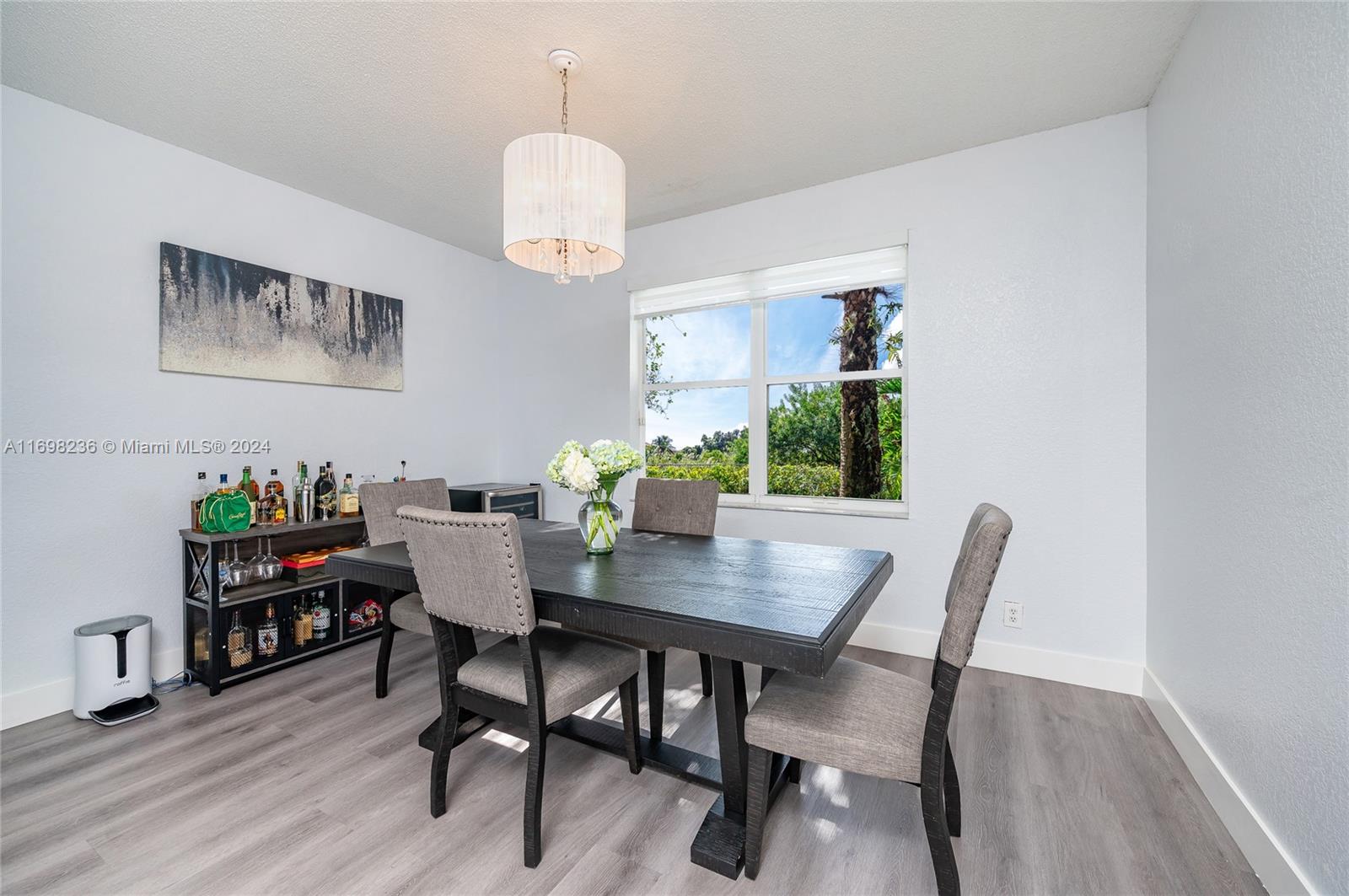 PEMBROKE SHORES - Residential