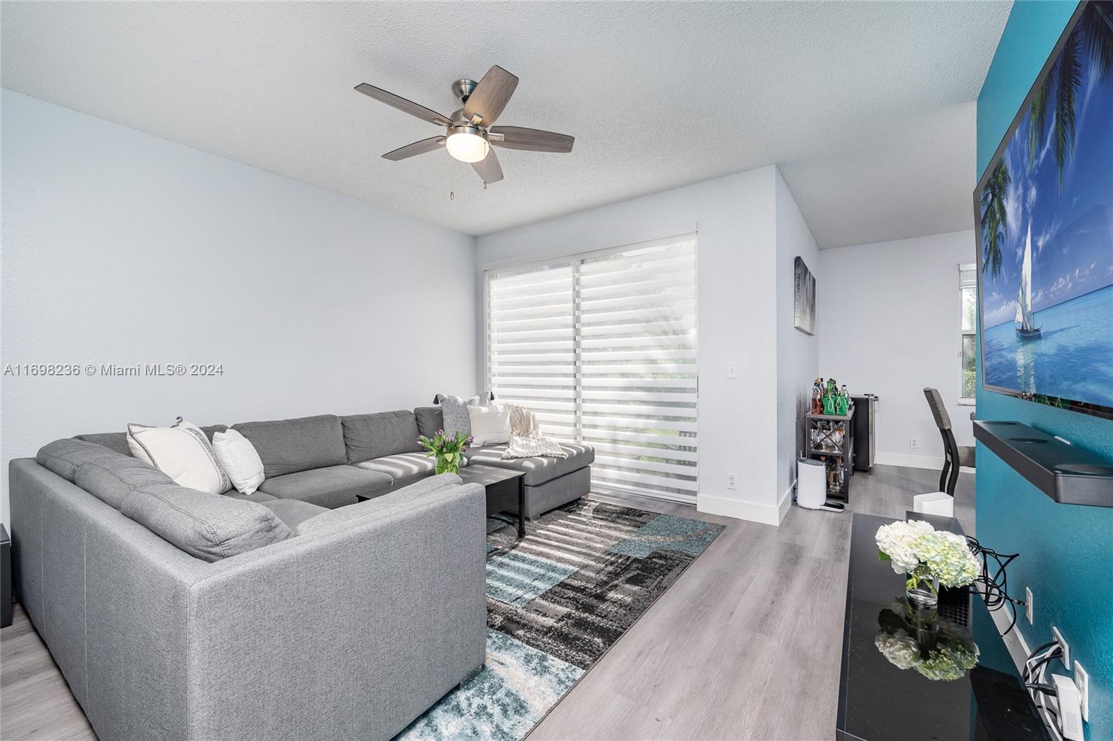 PEMBROKE SHORES - Residential