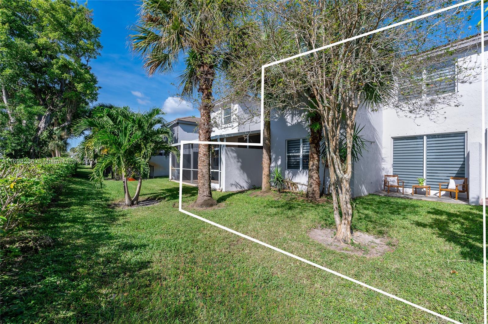 PEMBROKE SHORES - Residential