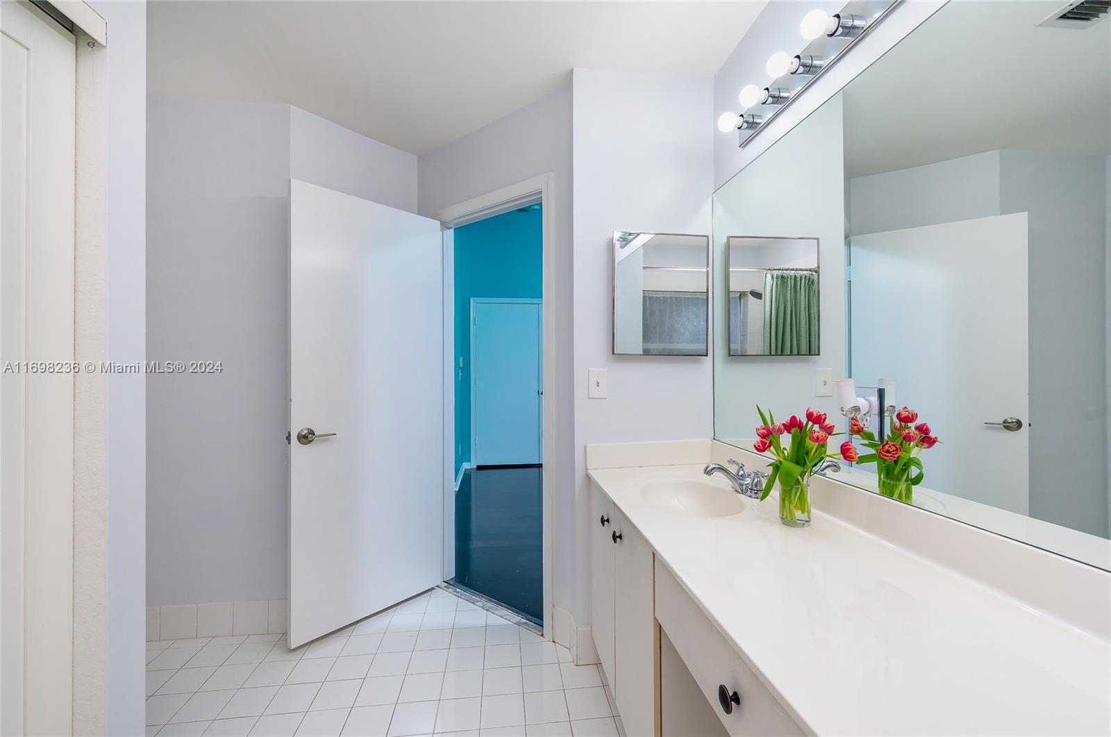 PEMBROKE SHORES - Residential