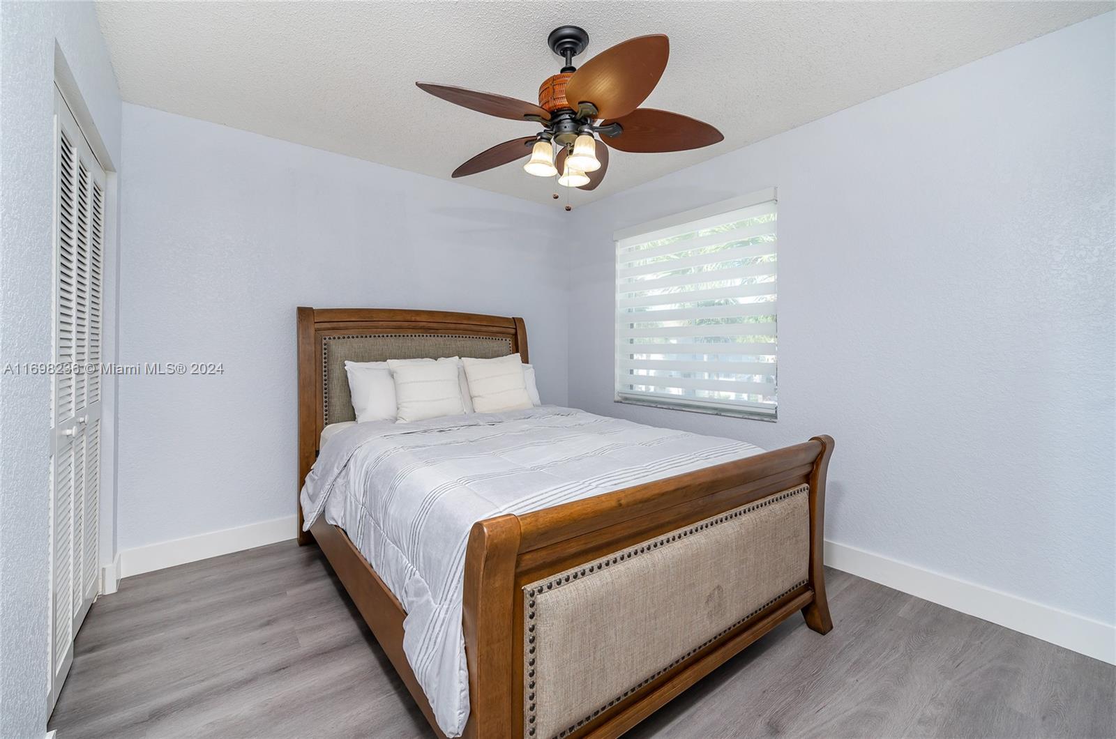 PEMBROKE SHORES - Residential